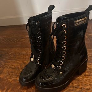 Black Leather Boots laced up with chunky heel - never worn